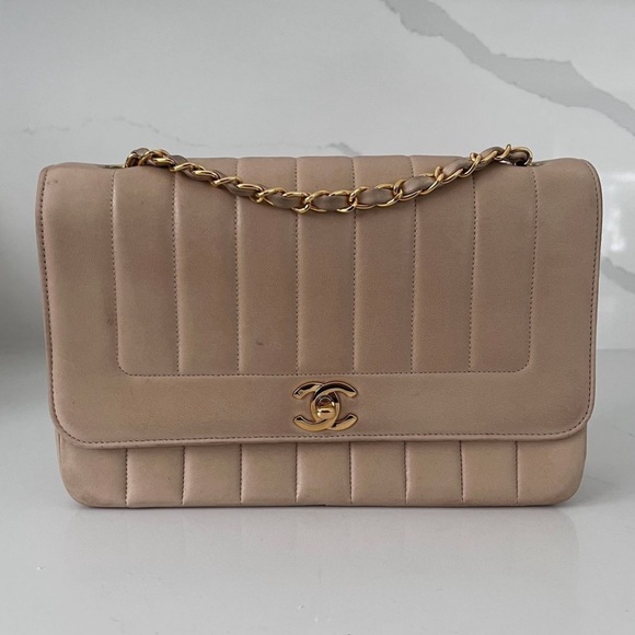 CHANEL Handbags - Chanel Vintage Mademoiselle